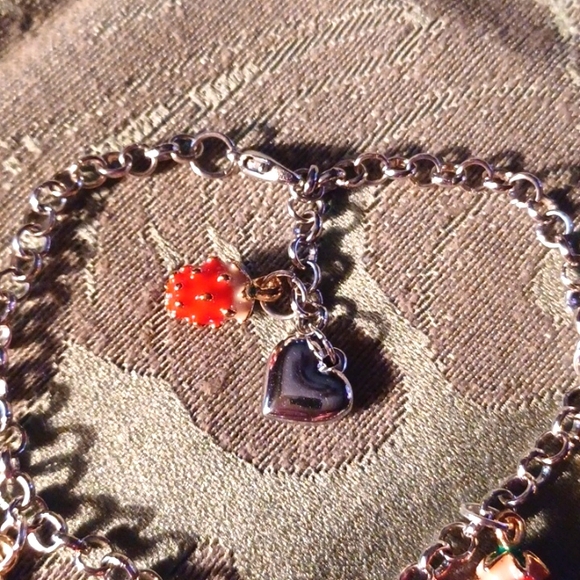 Hello Kitty's Strawberry 🍓 Bracelet - Picture 4 of 7